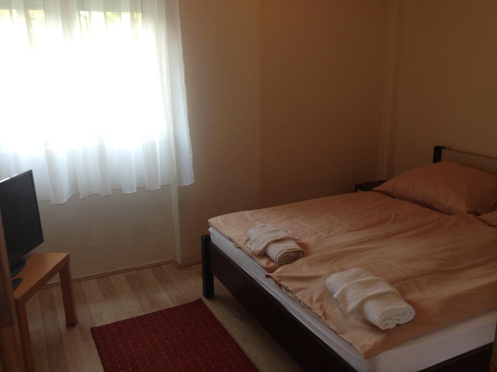Balatonföldvár Hotel Family חדר תמונה