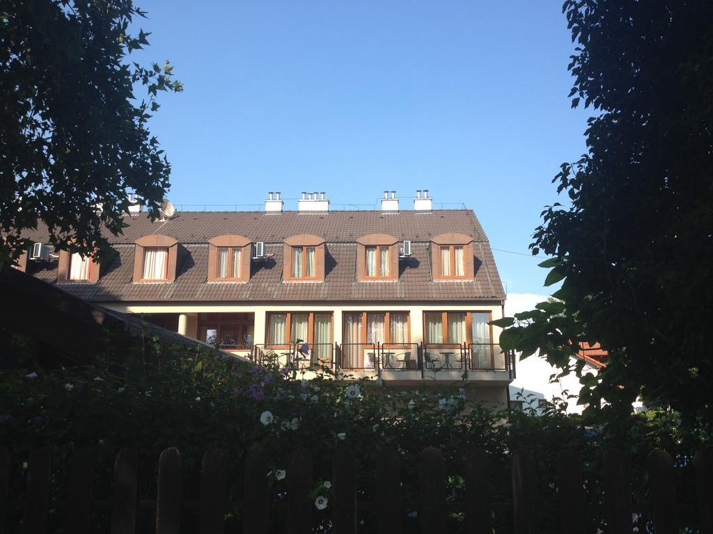 Balatonföldvár Hotel Family מראה חיצוני תמונה