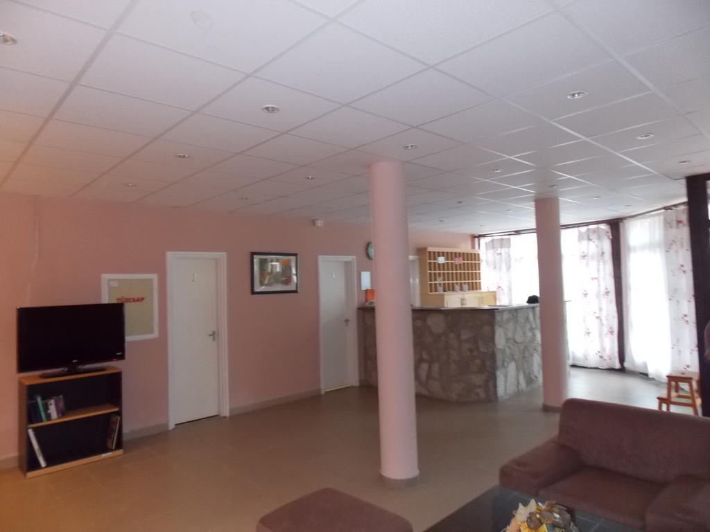 Balatonföldvár Hotel Family מראה חיצוני תמונה