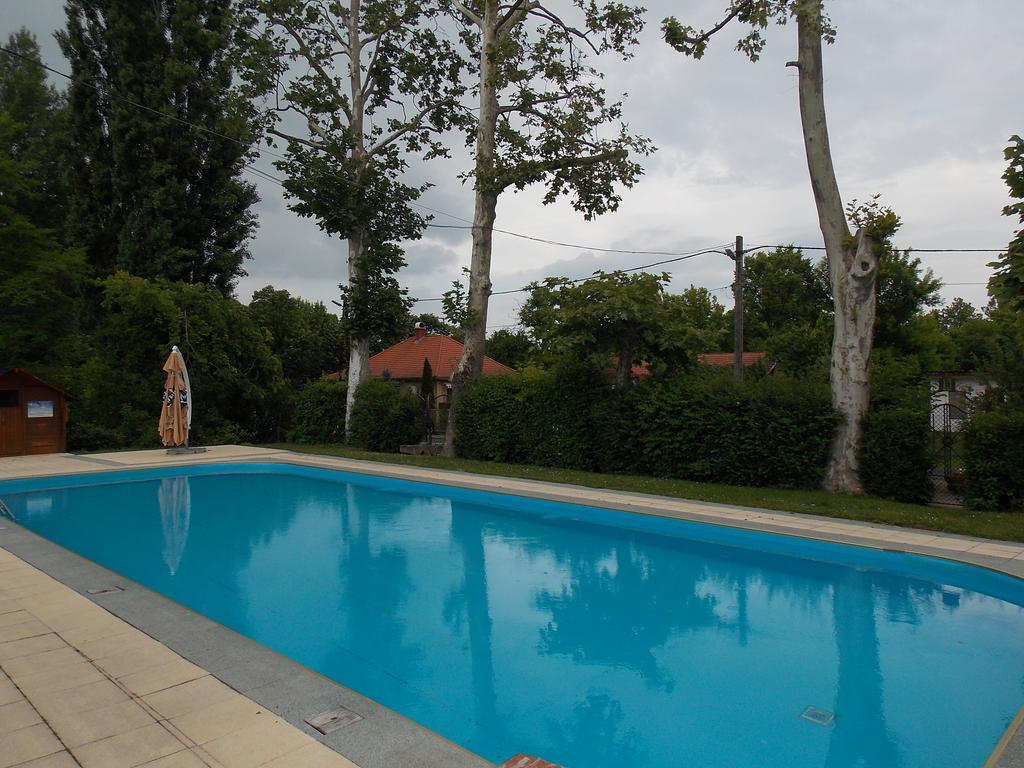 Balatonföldvár Hotel Family מראה חיצוני תמונה