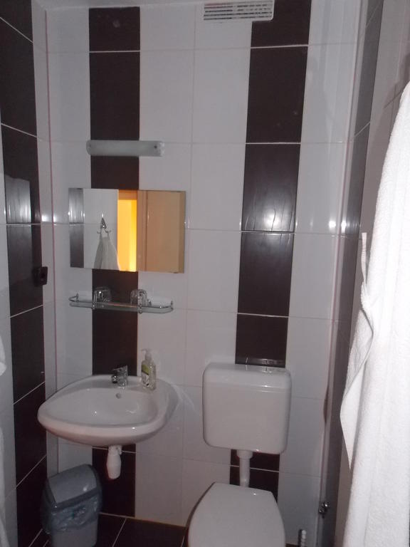 Balatonföldvár Hotel Family מראה חיצוני תמונה