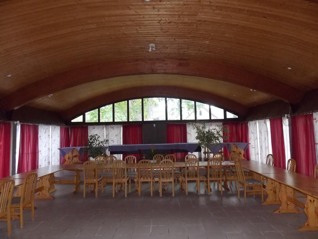 Balatonföldvár Hotel Family מראה חיצוני תמונה