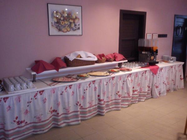 Balatonföldvár Hotel Family מראה חיצוני תמונה